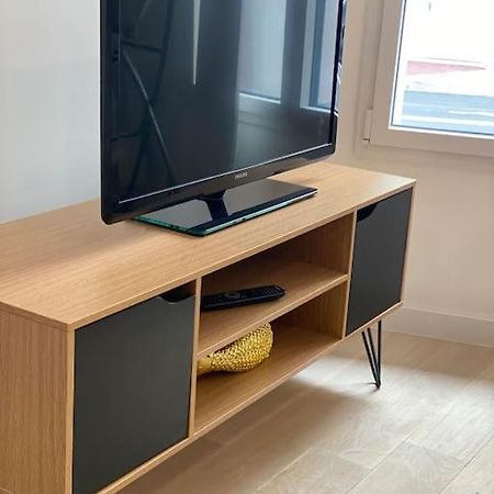 Brand New 1 Bedroom Flat With Parking- 5 Min Paris Pte De Versailles Иси-ле-Мулино Екстериор снимка